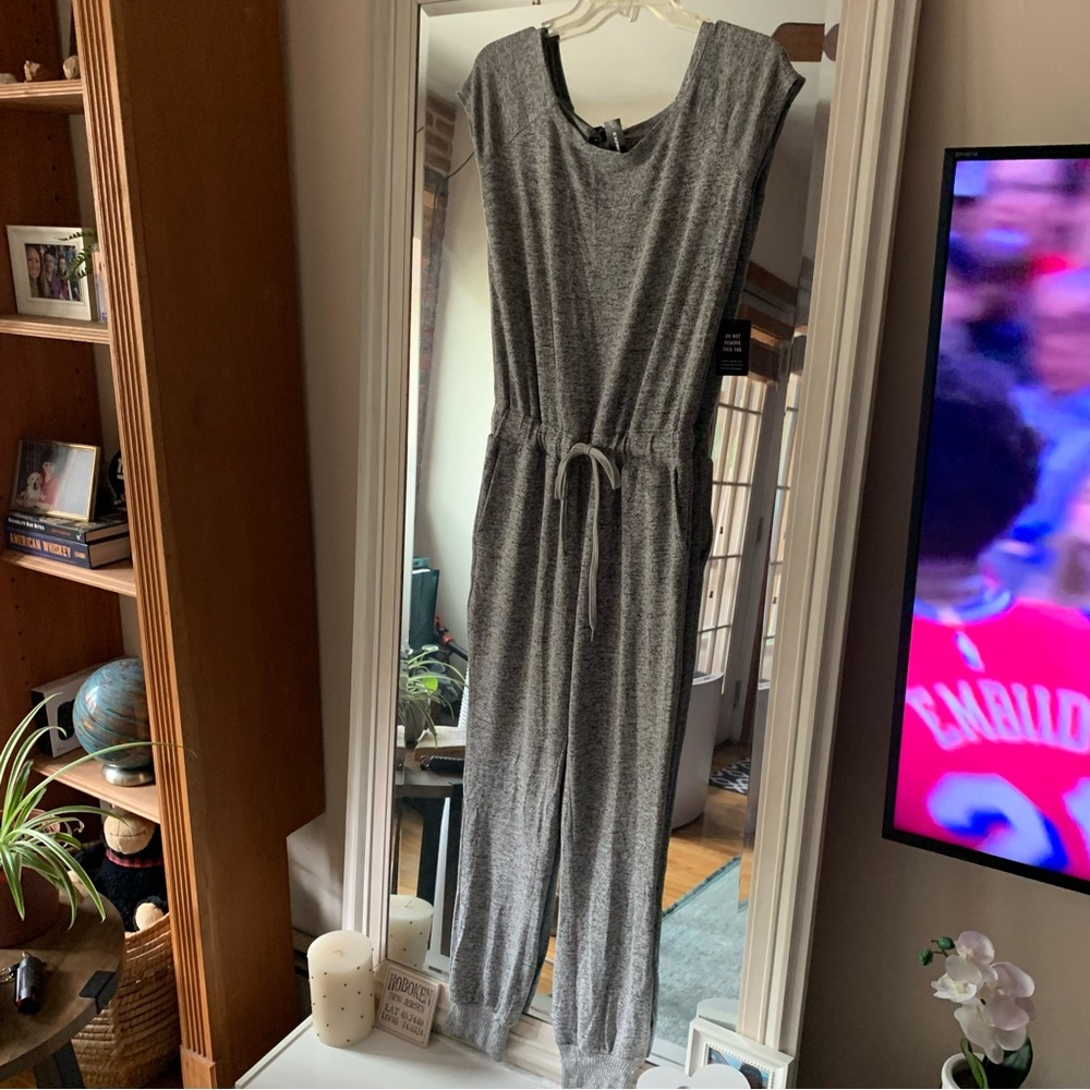 NWT! Express Cinch Waist Jogger Jumpsuit - Picture 8 of 8